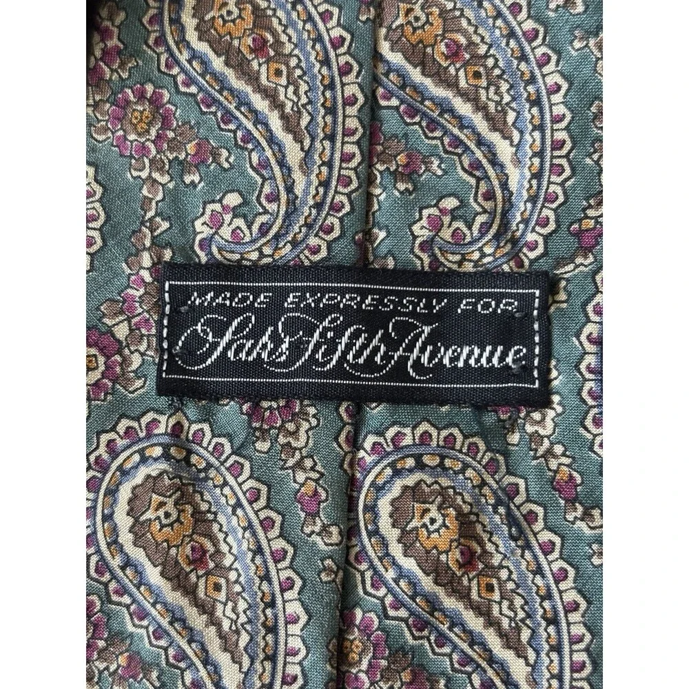 Vintage Saks Fifth Avenue‎ Mens 100% Silk Tie Paisley Red Green Gold Orange